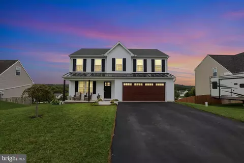 309 Riviera St, Mount Wolf, PA 17347