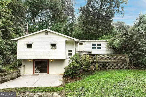 4512 Keeney Dr, Spring Grove, PA 17362