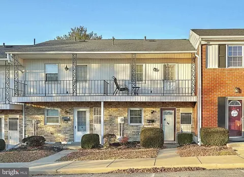 619 Colony Dr, York, PA 17404