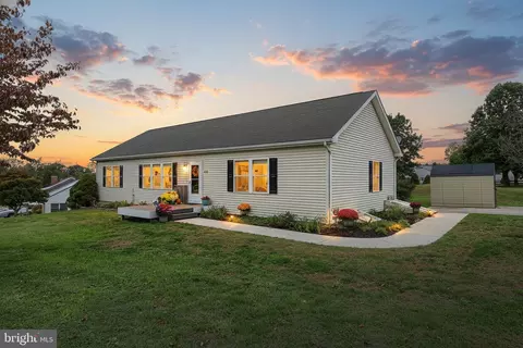418 Leedy Rd, Spring Grove, PA 17362