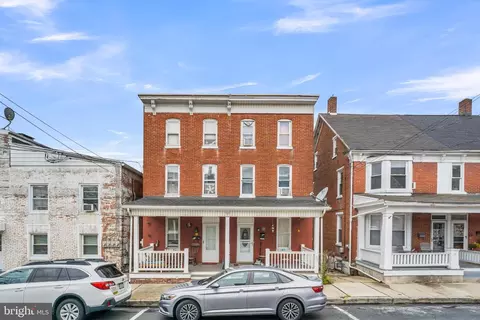 79 E 1st Ave, Red Lion, PA 17356