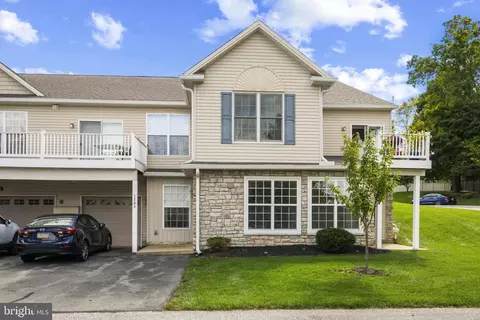 1208 Crestview Ln, Stewartstown, PA 17363