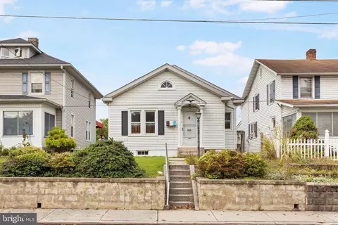 324 E Pleasant St, Hanover, PA 17331