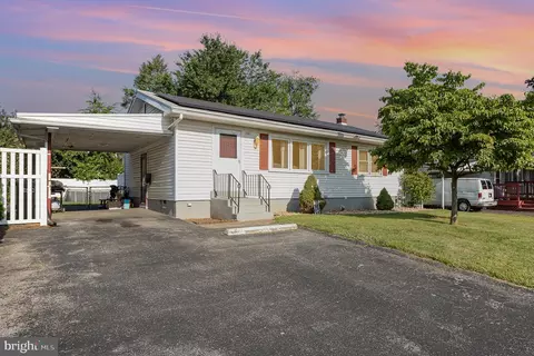 820 Gunnison Rd, York, PA 17404