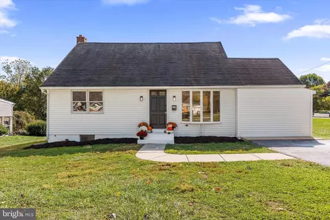 3738 Stuart Dr, York, PA 17402