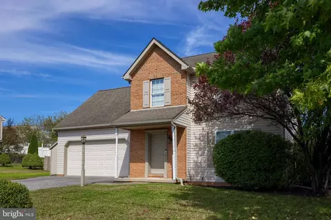 265 Chestnut St, Mount Wolf, PA 17347