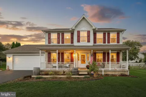 140 Lantern Ln, Stewartstown, PA 17363