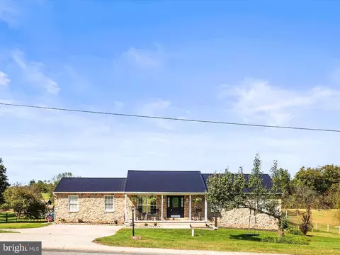 6813 Moul Rd, Thomasville, PA 17364
