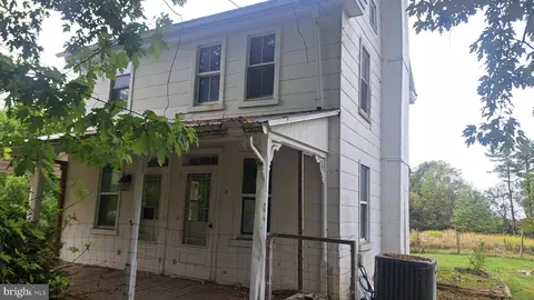 21 N York Rd, Dillsburg, PA 17019