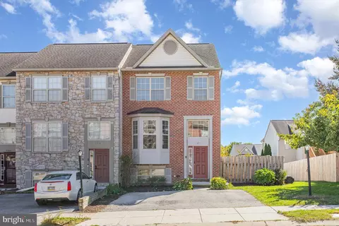 1270 Wanda Dr, Hanover, PA 17331