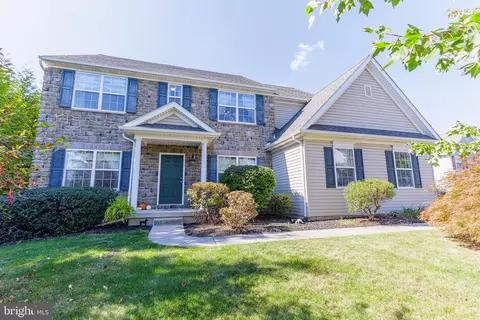 1675 Hampden Dr, York, PA 17408