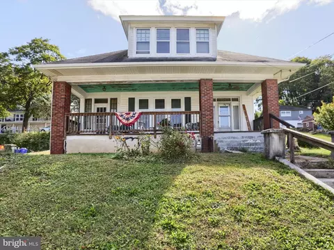 137 W Main St, Windsor, PA 17366