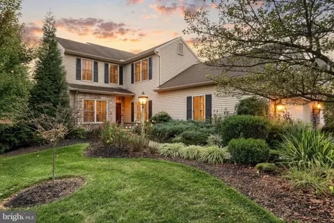 1772 Stone Hill Dr, York, PA 17402