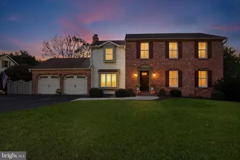 665 Woodside Rd, York, PA 17406