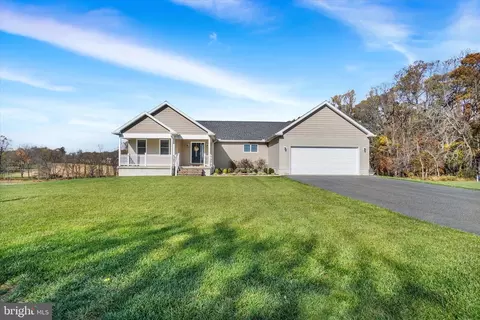 297 Mill St, Fawn Grove, PA 17321