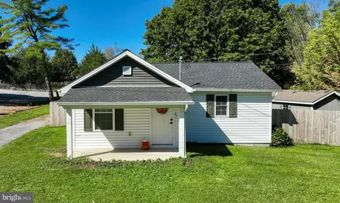 15 Burkholder Rd, Red Lion, PA 17356