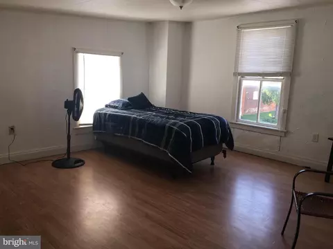 Bedroom - 9 E Middle St, Hanover, PA 17331 photo 2 of 2