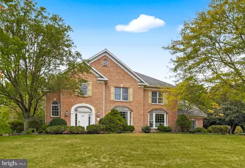 1350 Briargate Dr, York, PA 17404