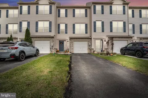 304 Mesa Ln, York, PA 17408