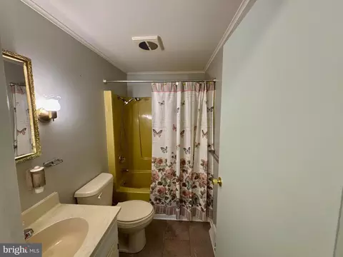 Bath - 37 1st St, Windsor, PA 17366 photo 2 of 3