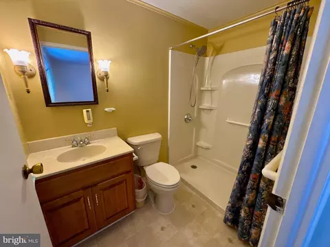 Bath - 37 1st St, Windsor, PA 17366 photo 1 of 3