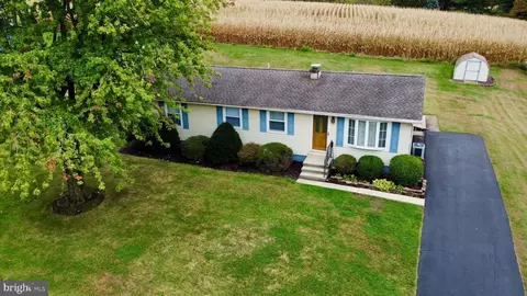 View/Area - 37 1st St, Windsor, PA 17366 photo 2 of 2