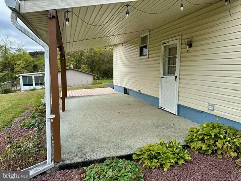 Exterior - 37 1st St, Windsor, PA 17366 photo 6 of 7