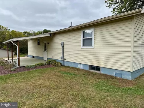 Exterior - 37 1st St, Windsor, PA 17366 photo 4 of 7