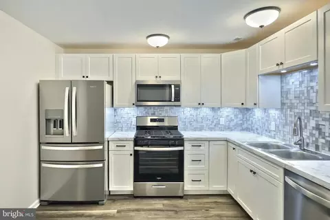 Kitchen - 418 Springbrook Ct, Hanover, PA 17331 photo 1 of 2