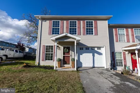 112 W South St, Franklintown, PA 17323