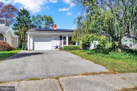 1432 Dartmouth Rd, York, PA 17404
