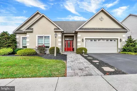 10 Azalea Dr, Windsor, PA 17366