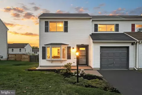 3108 Sundial Rd, Dover, PA 17315