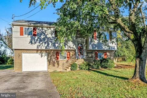 46 Maywood Rd, Thomasville, PA 17364