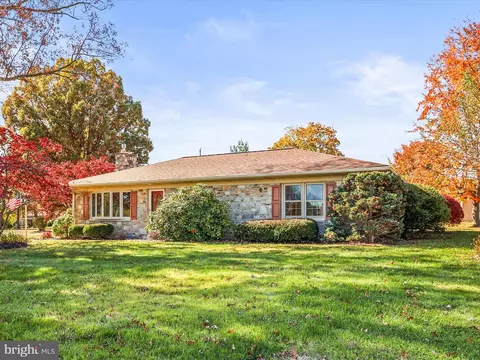 20 Henry St, Hanover, PA 17331