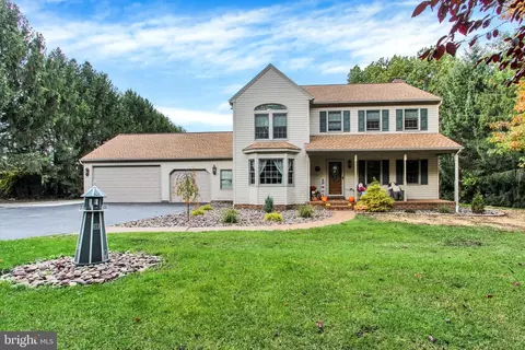 1120 Hoff Rd, Hanover, PA 17331
