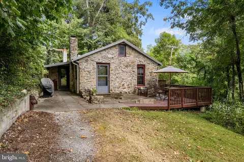 281 Camp Ground Rd, Dillsburg, PA 17019