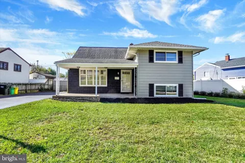 1212 Livingston Rd, York, PA 17404
