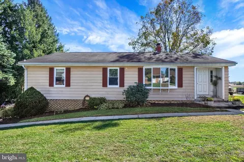 4650 Wolfs Church Rd, York, PA 17408