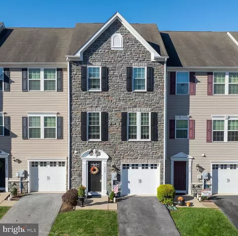 938 Stonehaven Way, York, PA 17403