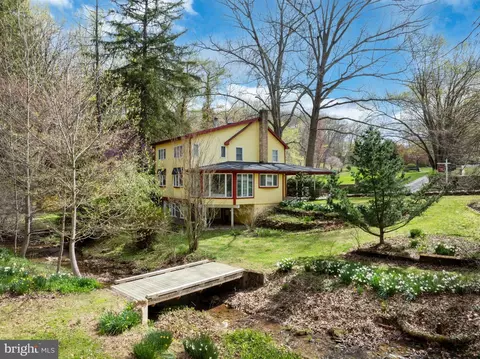 9980 Douglas Rd, Red Lion, PA 17356