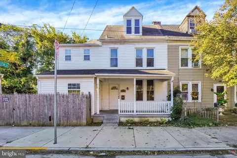 234 Elm Ter, York, PA 17401