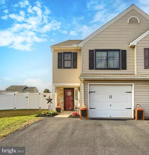 365 Fisher Dr, York, PA 17404
