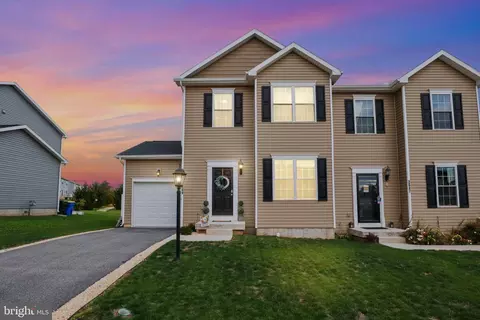 2649 Brownstone Dr, Dover, PA 17315