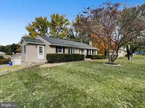 91 Sunset Dr, Hanover, PA 17331