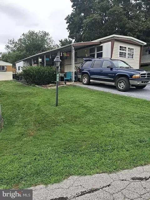 420 Holly Dr, Mount Wolf, PA 17347