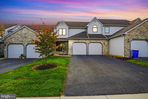 2724 Fairway Dr #2724, York, PA 17402