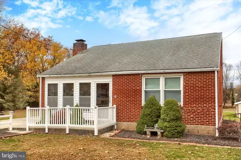 31 Springers Ln, New Cumberland, PA 17070