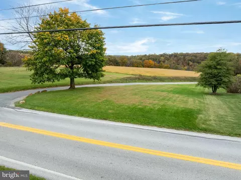 2733 Furnace Rd, Felton, PA 17322