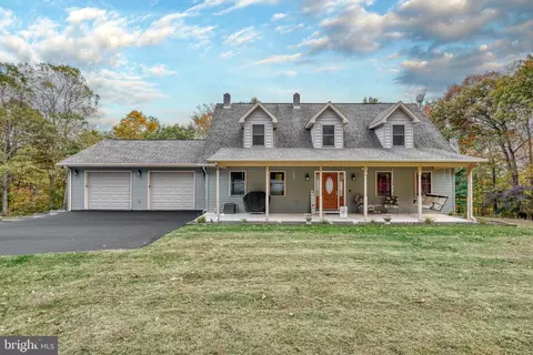 90 Buck Rd, Dover, PA 17315